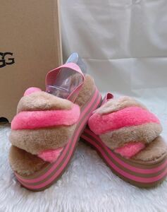 新品 UGG アグ★18,700円 W DISCO STRIPE SLIDE ８ 25㎝ 厚底 サンダル