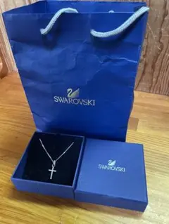 Swarovski クロスネックレス