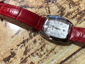 美品 Folli Follie フォリフォリ デイト スクエア シルバー×レッドカラー 純正革ベルト クオーツ レディース 腕時計