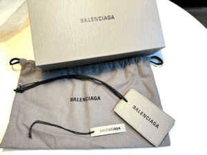 新品未使用BALENCIAGA2024AW新作カード型レザータグチャームキーホルダーバレンシアガネックレスアクセサリー