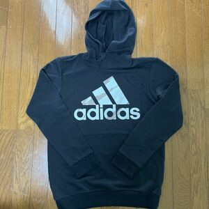 ウェア・服 トップス アディダス　adidas エッセンシャルズ フレンチテリー カモプリント パーカー　L ブラック