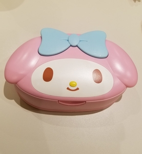 送料750円　Sanrio　ウエットティッシュケース