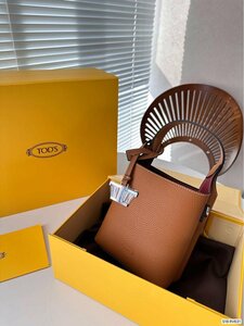 トッズ　新品 TOD’S レザー　トートバッグ ショルダーバッグ