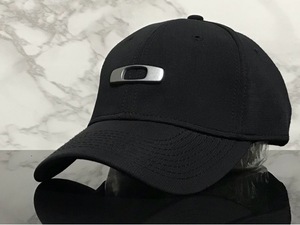 【未使用品】63A★OAKLEY オークリー キャップ 帽子 CAP 上品で高級感のあるブラックの伸縮素材にメタル製ロゴ♪《伸縮前57㎝～59㎝位迄》