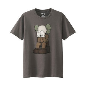 ユニクロ × KAWS (カウズ) グラフィック TEE