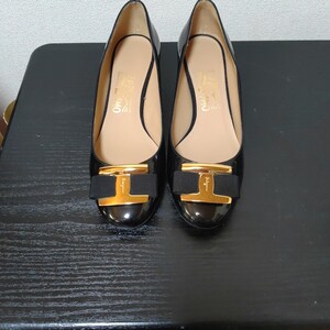 ★フェラガモ　NINNA F40 ブラック ８Ｍ　【Salvatore Ferragamo】【未使用美品】1111-B3-IS1