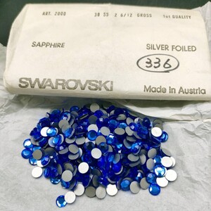 ☆ほぼ未使用 SWAROVSKI スワロフスキー ヴィンテージ ルース 約330個 2000 30SS 2 6/12gross Sapphire サファイア 裸石 グルーデコ R-225