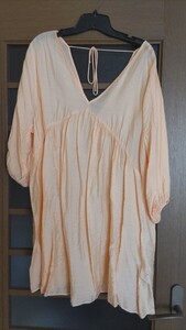 ☆H＆M☆シアー薄いオレンジのチュニックブラウス☆薄いサテン☆XLサイズ☆バックリボン☆ビタミンカラー☆