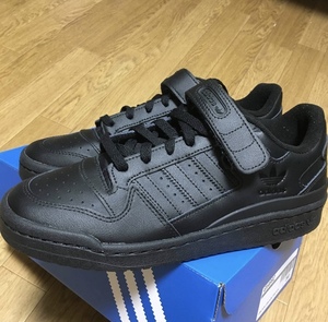 新品 未試着 26cm adidas FORUM LOW Black アディダス フォーラム ロー ブラック 黒 GX4992 即決 即発送