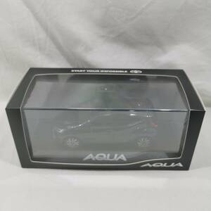 未開封 トヨタ TOYOTA アクア AQUA 1/30 カラーサンプル ミニカー 209 ブラックマイカ