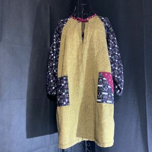 ☆割烹着 エプロン 上着 藍染 生地 刺し子 リメイク素材 ハンドメイド 古布 型染め 絣 リメイク 手作り パッチワーク カスリ かすり (7281)