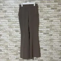 GU ストレッチ　フレアパンツ　ブラウン