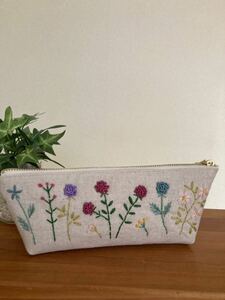 ハンドメイド 手刺繍 ペンケース　