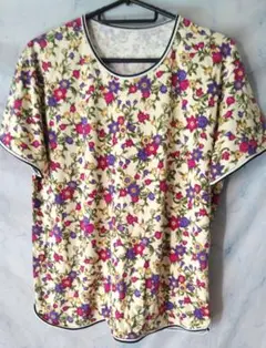 トップス  Tシャツ  カットソー  花柄  レディース