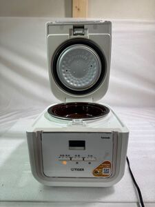 TIGER/炊飯器 tacook JAJ-G550-WN ナチュラルホワイト2019年式　1人暮らし　1〜3合【ジャンク品】