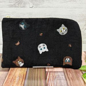 L字ファスナーポーチ 刺繍　猫　ブラック　ハンドメイド　通帳入れ