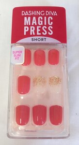 ☆ダッシングディバ DASHINGDIVA マジックプレス SHORT◆貼るだけで完成のネイルチップ591円