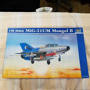 トランペッター　1/32　ミグ　21UM　Mongol　B