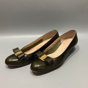 美品 salvatore ferragamo フェラガモ リザード パンプス