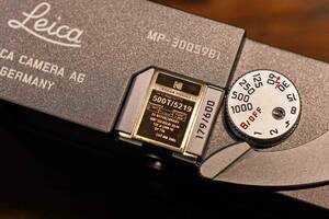 銅製ホットシューカバー　Leica Q3 M11 M10 MP M3 Nikon Zf DF FUJI X-T5 X100VI富士フイルム　適用
