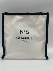 K4506F◆ CHANEL シャネル No5 ポーチ ホワイト 白系 ノベルティ 非売品 ブランド ロゴ ココマーク 小物入れ