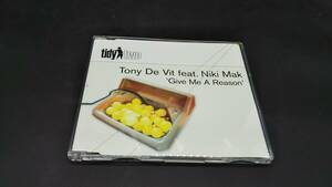 Q-88 Tony De Vit feat. Niki Mak / Give Me A Reason