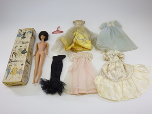 h2C064Z60 m ウ゛ィンテージ バービー Barbie 日本製 1962年 マテル バブルカット 洋服 箱付き