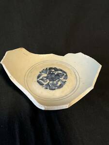 豪快な陶片 中国清代 南方窯の大皿の陶片「富貴佳器」銘 絵付け見事 実用に、作風研究に