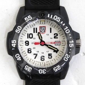 Hn604351 腕時計 LUMINOX　ESSENTIAL GEAR　3500-1GB　ラバーベルト 未使用