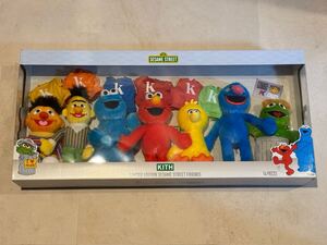 Kith x Sesame Street Plush Set Multi キス x セサミストリート プラッシュ セット マルチ フィギュア ぬいぐるみ