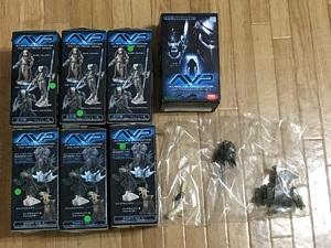 AVＰ 　エイリアン・プレデター　全7種　シークレット・クイーンエイリアンボーナスパーツ付き　　コトブキヤ　ワンコインフィギュア