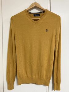 【送料無料】FRED PERRY｜フレッドペリーのＶネックニットセーター　XSサイズ