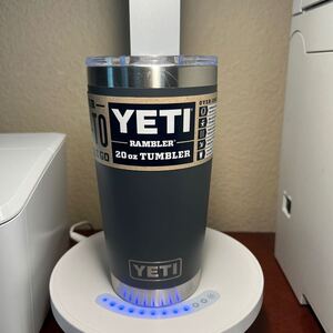 YETI イエティ ランブラー タンブラー　マグカップ 20オンス　グレー　限定カラー