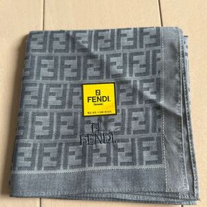 FENDI フェンディ ハンカチ ズッカ柄 グレー