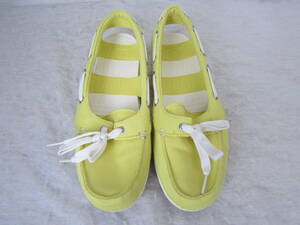 crocs（クロックス）　デッキ風サンダル　ビーチライン ボートシュー ウィメン（200109）　黄　　W7　約24㎝　　ok2405C