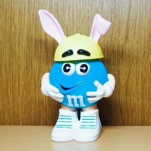 エムアンドエムズ　 フィギュア　ブルー　イースター　うさぎ　イエロー　m&m　m&m’ｓ　アドバタイジング　チョコ　アメトイ　ミールトイ