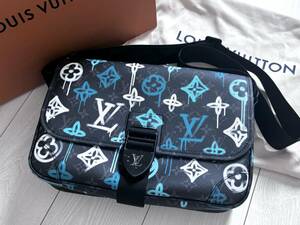 LOUIS VUITTON ルイヴィトン ARCHY MESSENGER MM M21394 アーチーメッセンジャーバッグ ショルダーバッグ レザー ブラック/グリーン