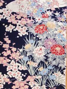 ◆琳花◆ 正絹縮緬はぎれ 濃紺に四季の花々 小鳥 美品 20×154 古布 着物はぎれ お人形 テーブル回りの小物に 吊るし飾り テディベアに