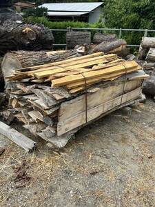 引き取り限定　広葉樹　背皮　端材　落とし　薪　燃し木　キャンプ　薪ストーブ　格安　千葉