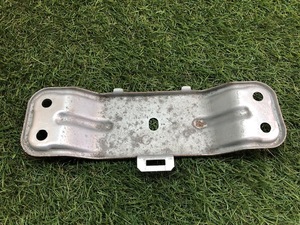 ポルシェ ケイマン アンダーボディ ブラケット マウント 2006-2012 Porsche Cayman Body Transverse Bracket 99750482301