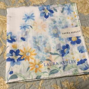 LAURA ASHLEY ローラアシュレイ 大判 ハンカチ 花柄 ブルー系 未使用C