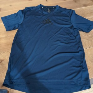 adidas Tシャツ メンズ半袖Tシャツ紺　Sサイズ　送料無料