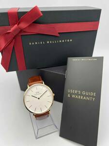 ダニエルウェリントン B40R7 CLASSICS 40MM 白文字盤 ラウンド メンズ クォーツ 腕時計 Daniel Wellington 革ベルト 箱付