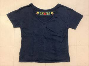 RODEO CROWNSロデオクラウンズ　花　刺繍　半袖カットソー　ネイビー　Tシャツ　エスニック　アジアン風　民族　チャイハネ風　チチカカ風