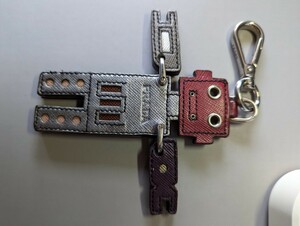 PRADA プラダ チャーム ロボット キーホルダー アクセサリー チャーム キーリング サフィアーノレザー マルチカラー モチーフ ロゴ刻印