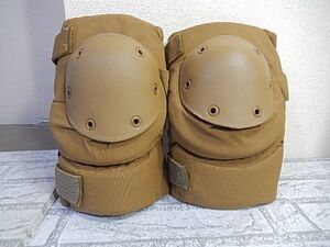 S31 未使用！タグ付き！極上品！◆KNEE PADS coyo コヨーテニーパッド◆米軍◆サバゲー！スキー！スノボー！バイク！