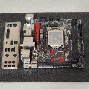 ASUS B150I PRO GAMING/WIFI/AURA IOパネル付属 LGA1151 Mini-ITXマザーボード 第6・7世代CPU対応 最新Bios 動作確認済 PCパーツ