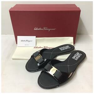 ☆未使用☆ Salvatore Ferragamo サルヴァトーレ フェラガモ ガンチーニ サンダル 8 25㎝ ブラック