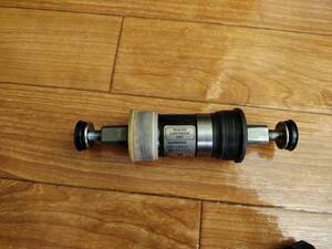 シマノ　スクエアテーパー　シールドBB　BB-UN26 110mm スギノ shimano 