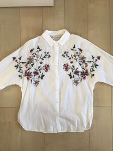 ZARA COLLECTION WOMAN Flower Shirts ザラ コレクション ウーマン レディース 花柄 フラワー 刺繍 ボタンシャツ ホワイト カラー ブラウス